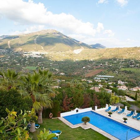 Hotel Cortijo De Salia Alcaucín Екстериор снимка