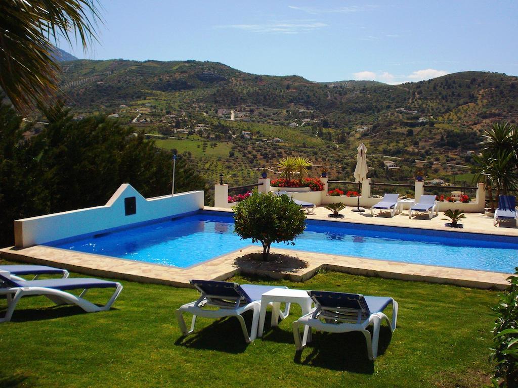 Hotel Cortijo De Salia Alcaucín Екстериор снимка