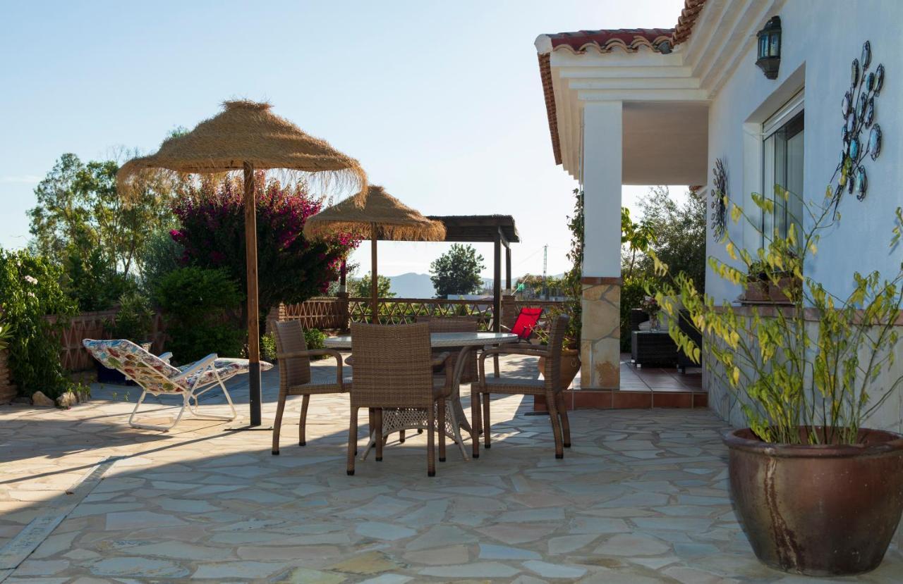 Hotel Cortijo De Salia Alcaucín Стая снимка