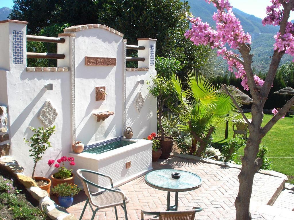 Hotel Cortijo De Salia Alcaucín Екстериор снимка