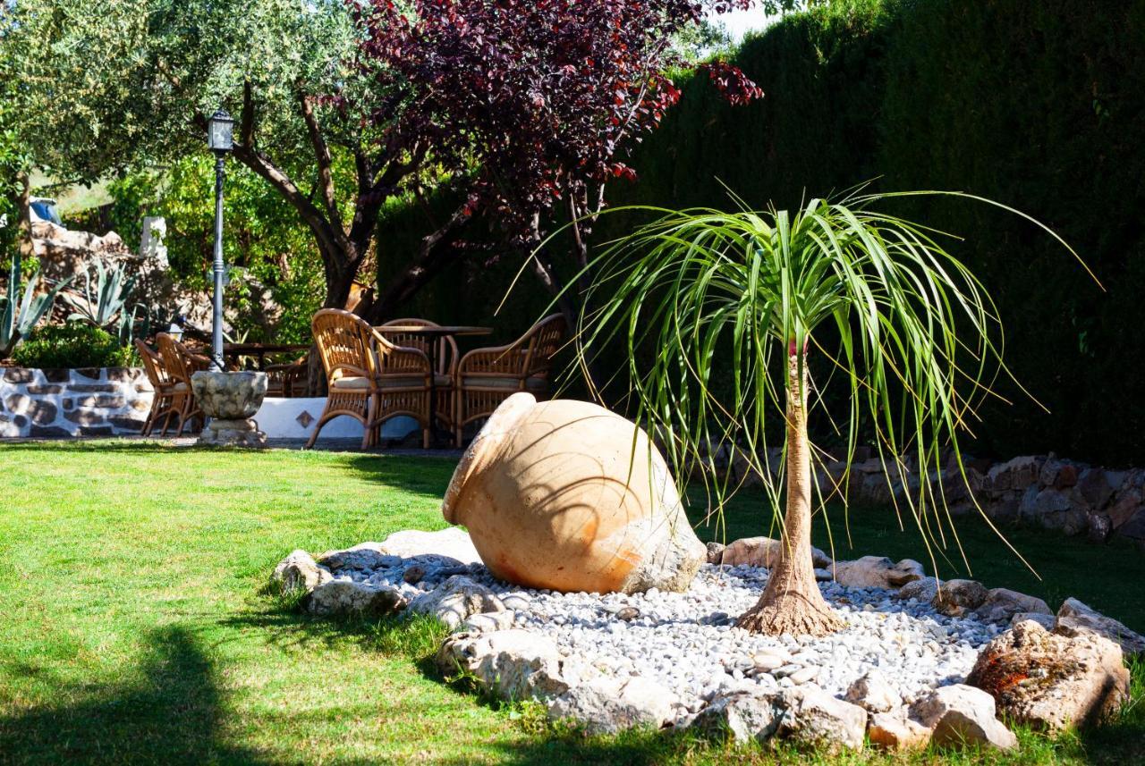 Hotel Cortijo De Salia Alcaucín Екстериор снимка