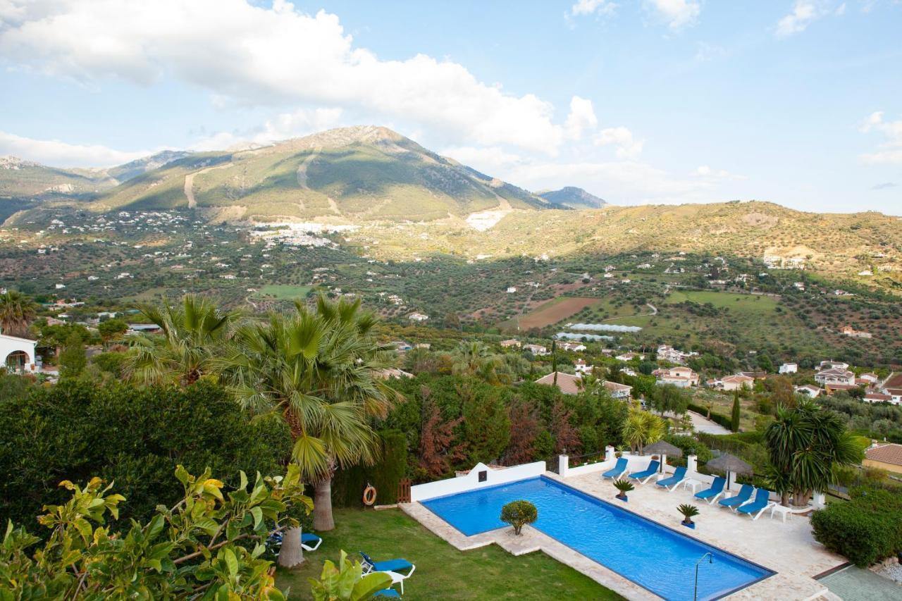 Hotel Cortijo De Salia Alcaucín Екстериор снимка