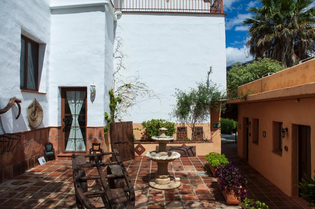 Hotel Cortijo De Salia Alcaucín Екстериор снимка